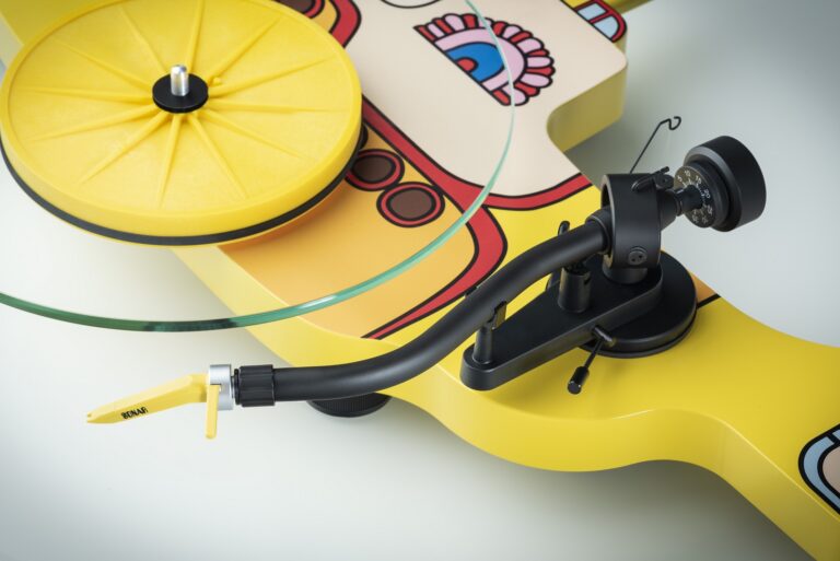 Pro-Ject ART — THE BEATLES YELLOW SUBMARINE (DC) (Sonārs)